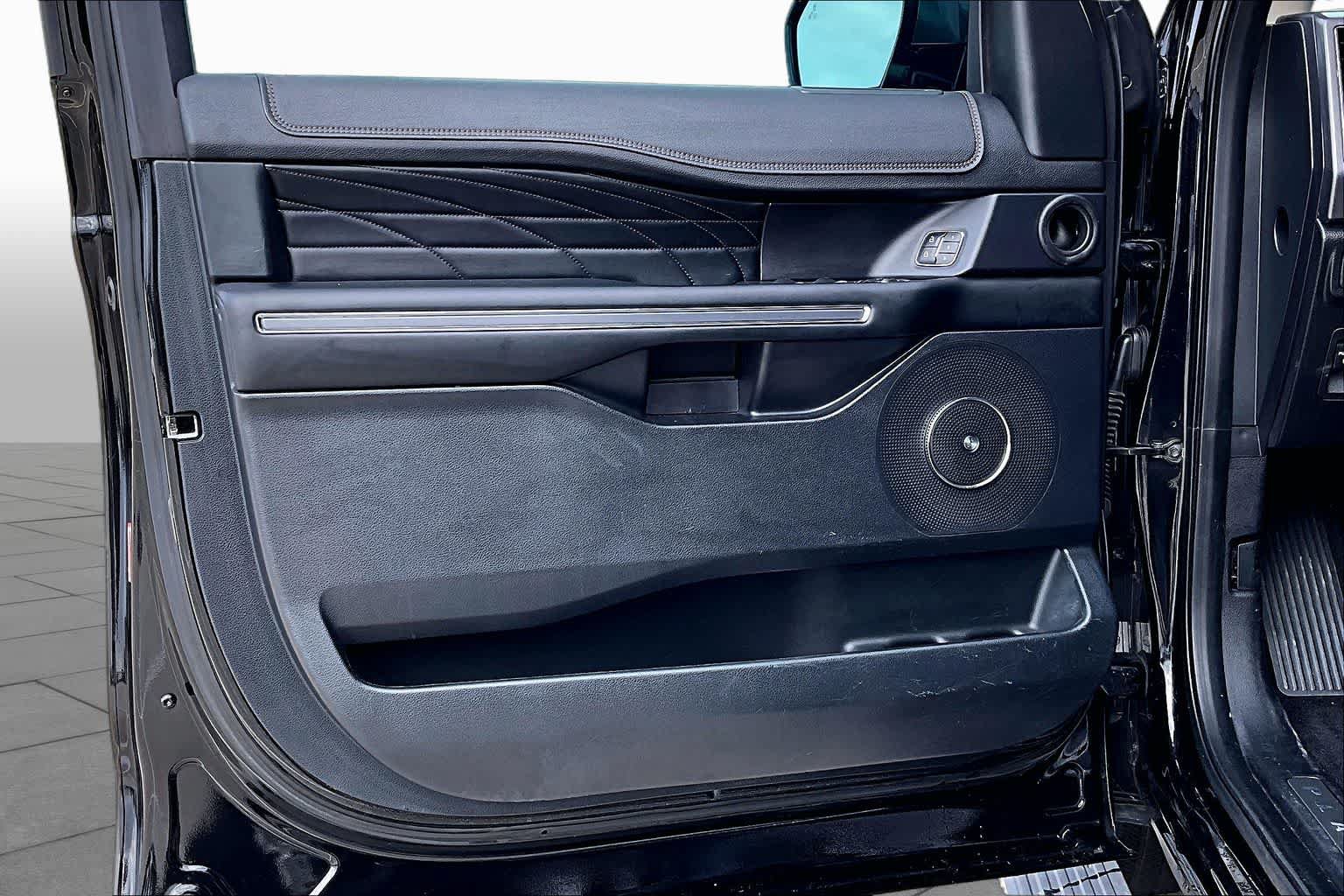 Used 2019 Ford Expedition Platinum RWD image 21