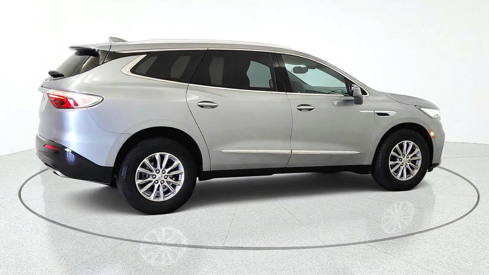 Used 2023 Buick Enclave Essence AWD/4WD image 9