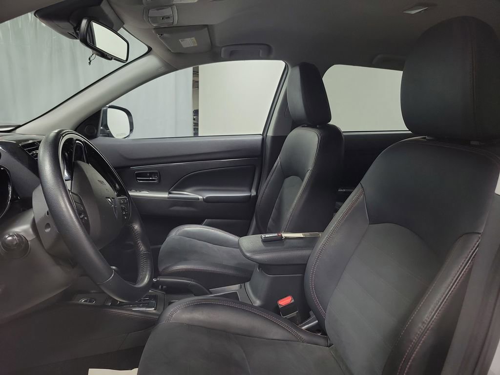 Used 2022 Mitsubishi Outlander Sport SE image 12