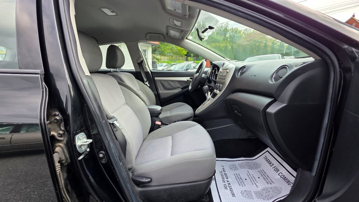 Used 2011 Toyota Matrix FWD image 10