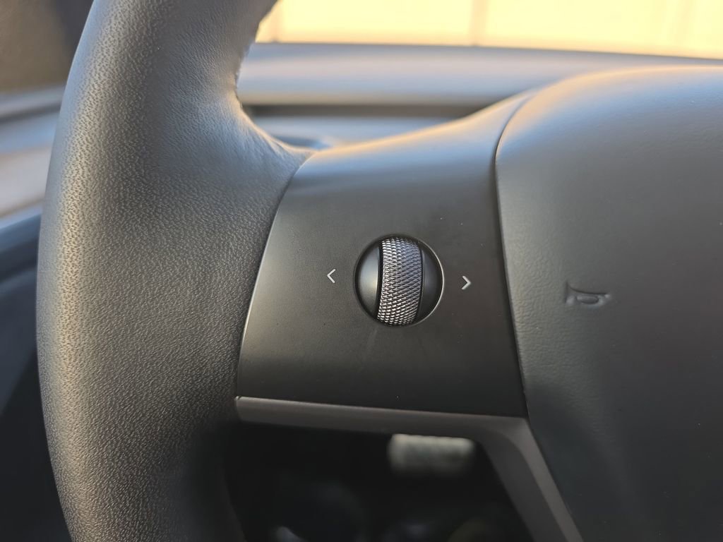 Used 2024 Tesla Model Y Long Range image 29