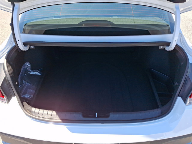 Certified 2025 Hyundai Elantra SEL FWD image 28