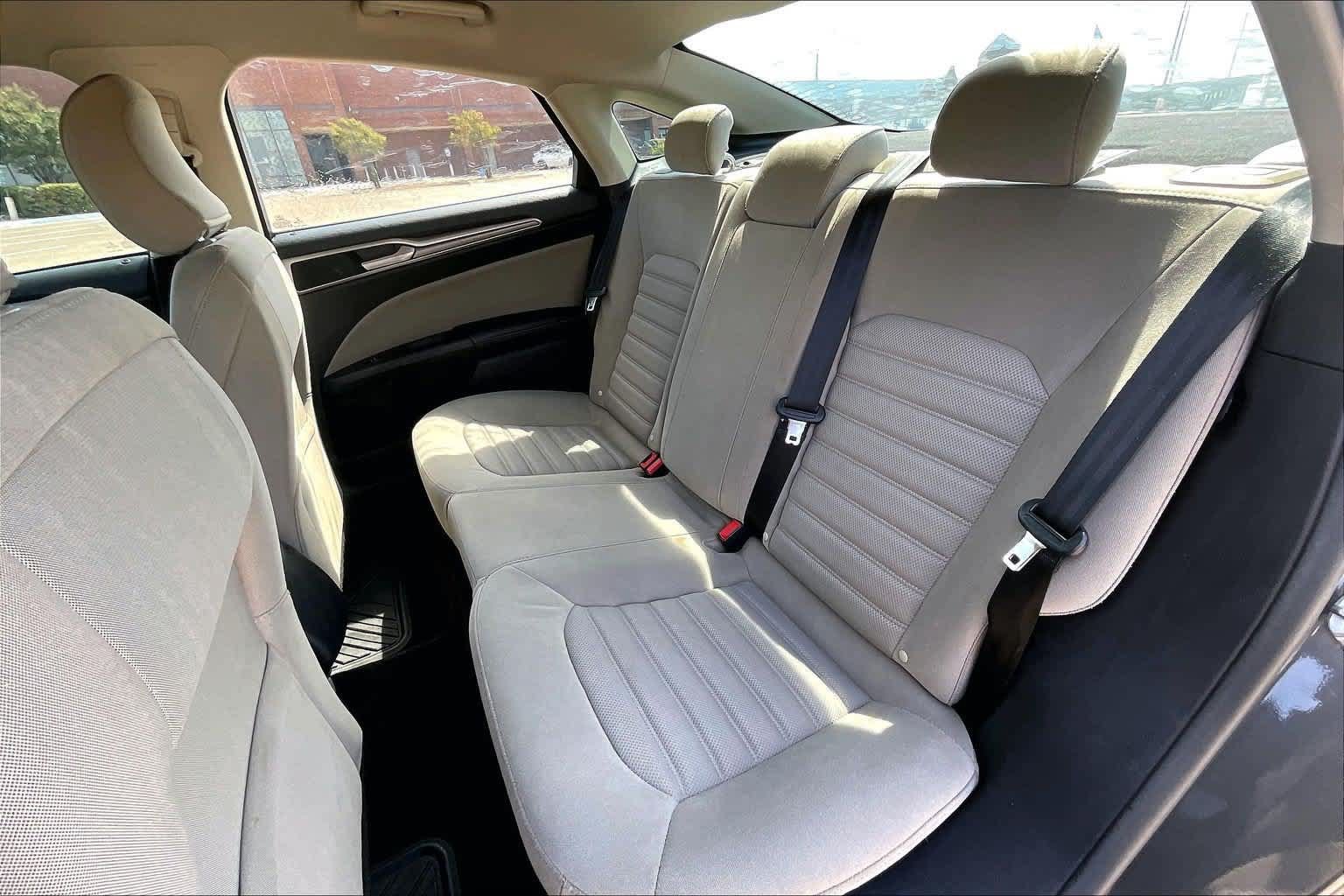 Used 2017 Ford Fusion S FWD image 27