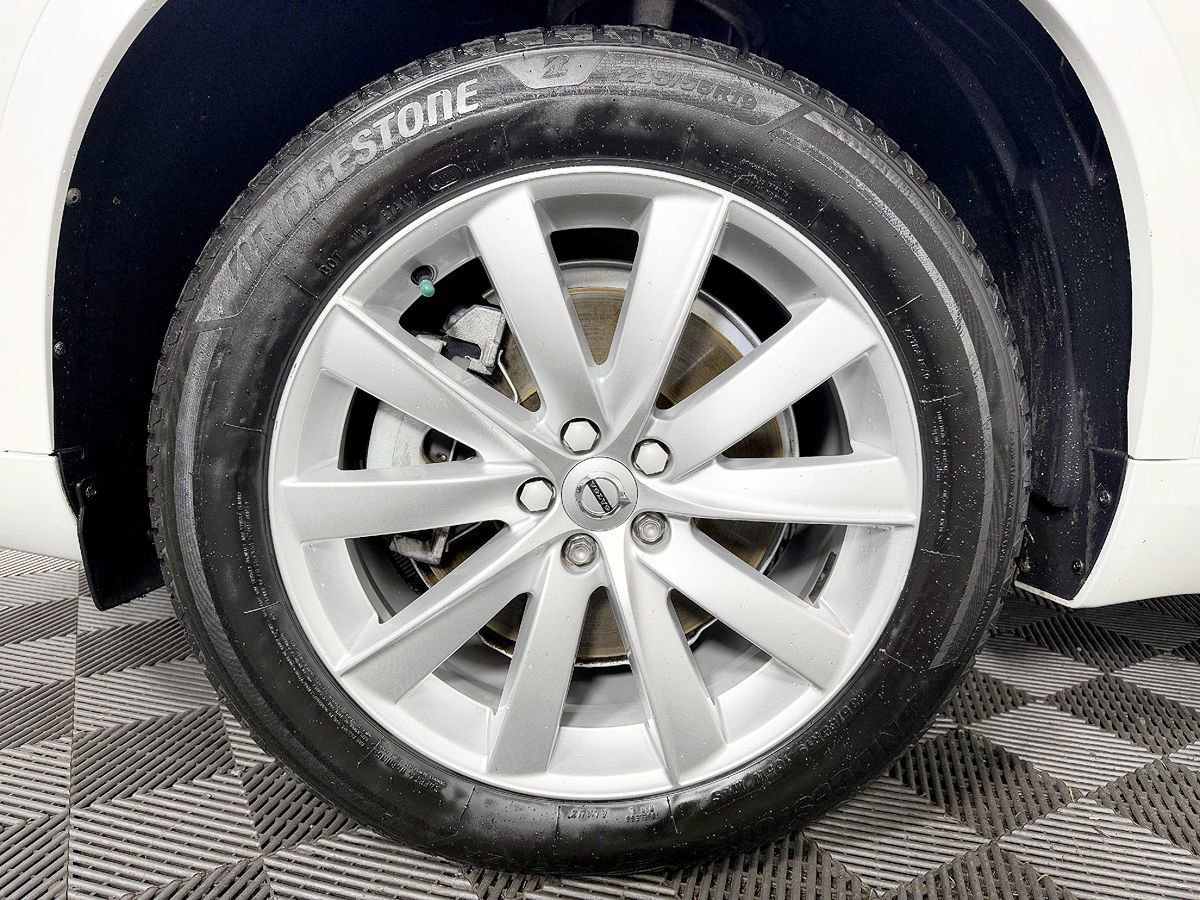 Used 2016 Volvo XC90 T6 Momentum w/ Momentum Plus Package AWD/4WD image 21