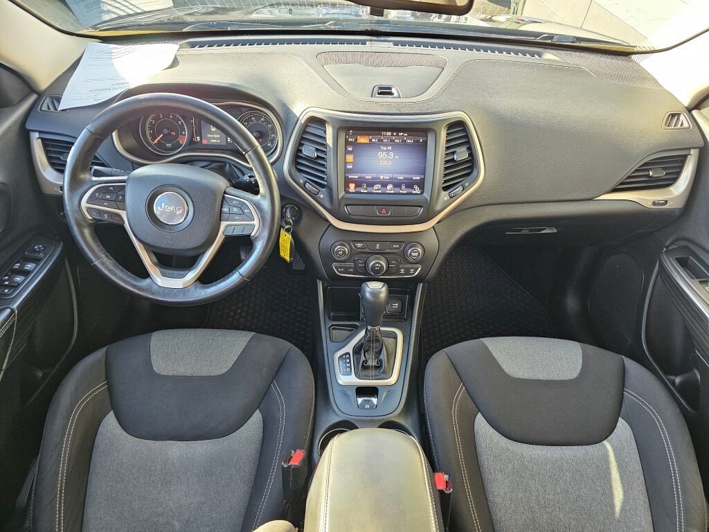 Used 2014 Jeep Cherokee Latitude w/ Cold Weather Group image 20