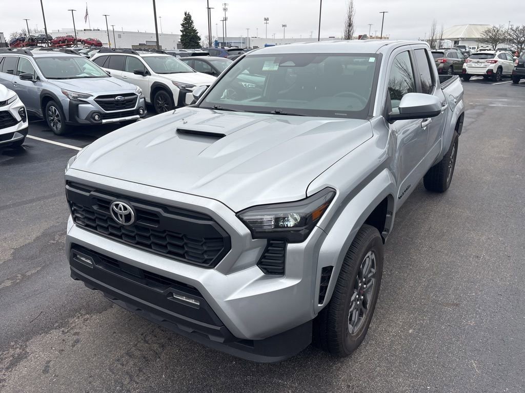 Used 2025 Toyota Tacoma TRD Sport AWD/4WD image 6