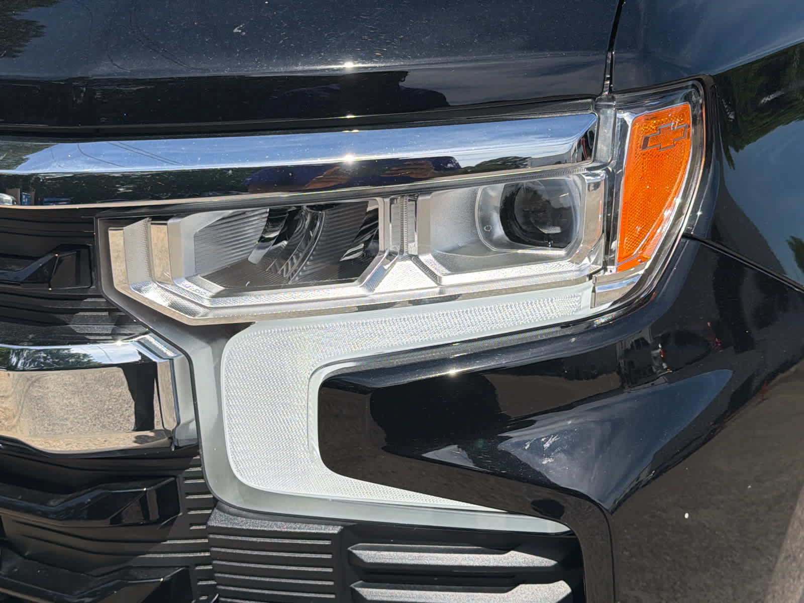 Used 2024 Chevrolet Silverado 1500 LT AWD/4WD image 9