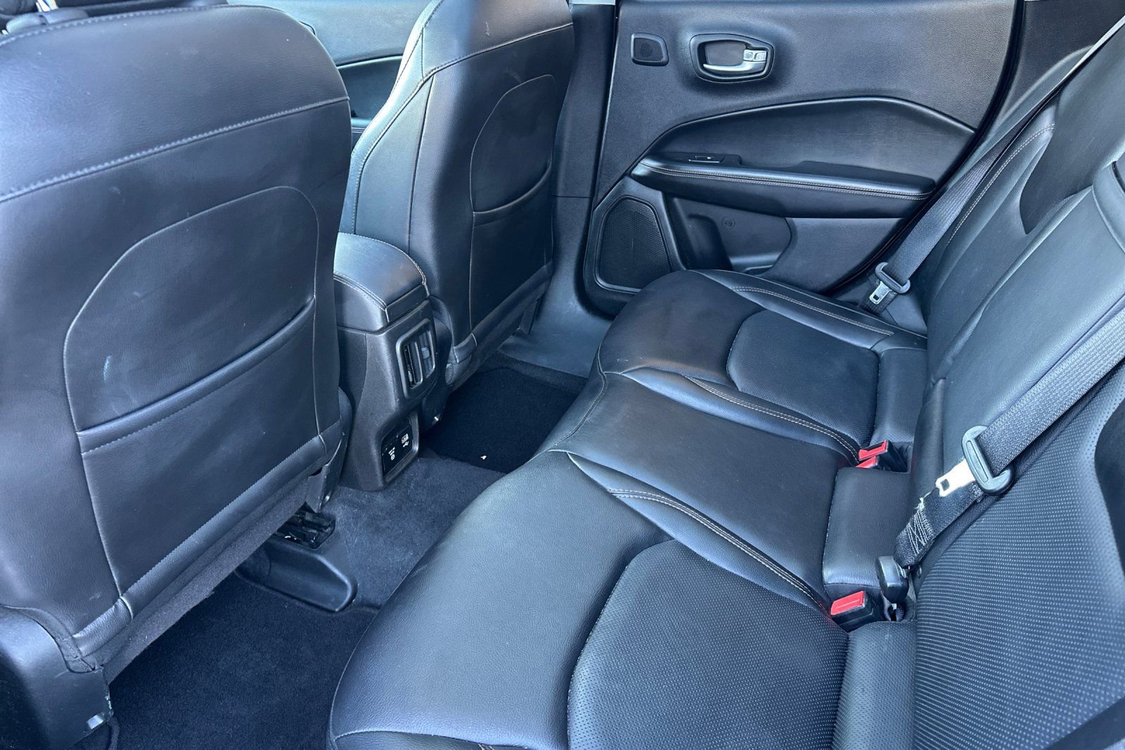 Used 2018 Jeep Compass Limited w/ Navigation Group image 14