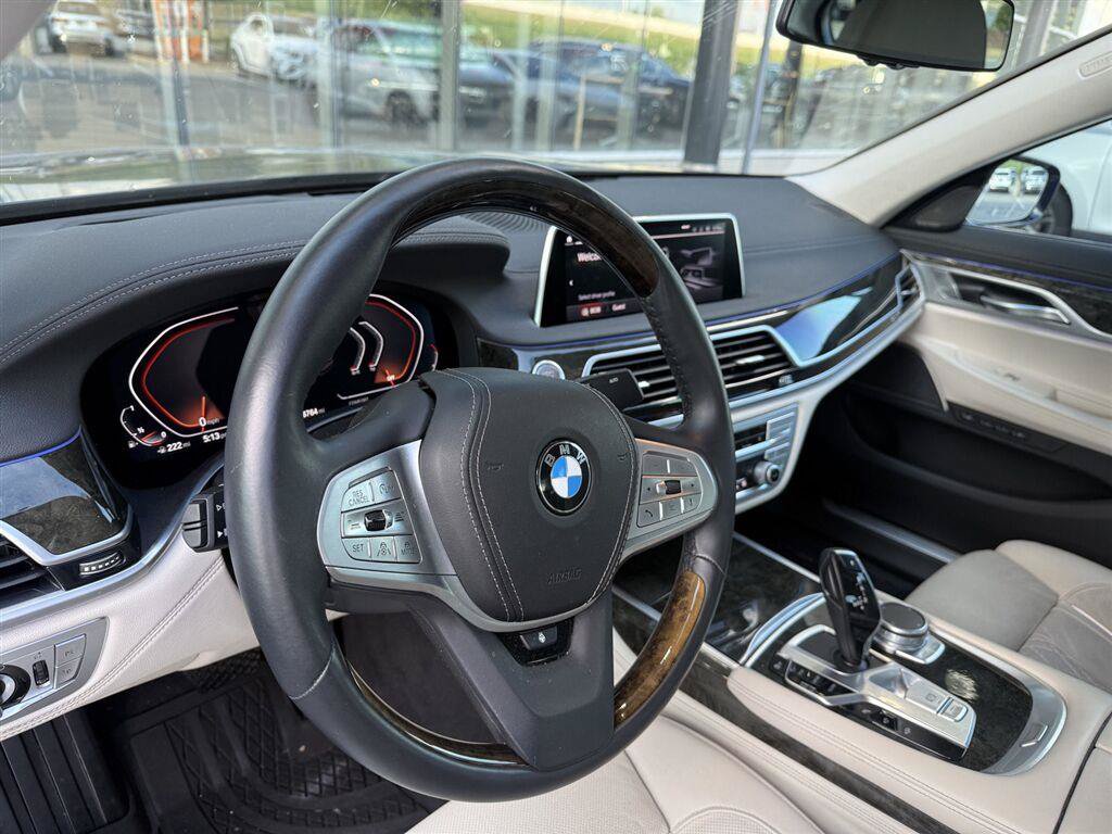 Used 2021 BMW 740i xDrive w/ Premium Package AWD/4WD image 4