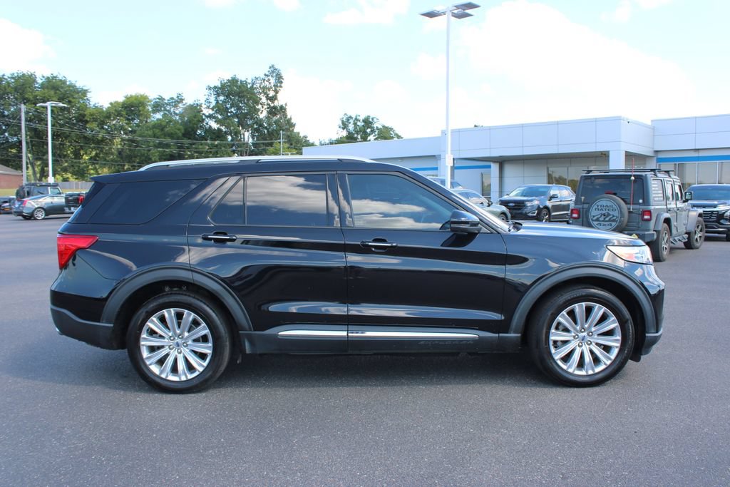 Used 2022 Ford Explorer Limited w/ Equipment Group 301A RWD image 11
