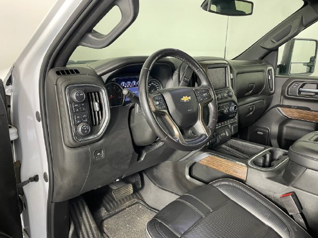Used 2022 Chevrolet Silverado 3500 High Country w/ Safety Package II AWD/4WD image 3