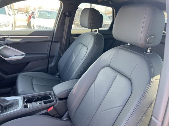 Used 2024 Audi Q3 2.0T Premium w/ Convenience Package image 7