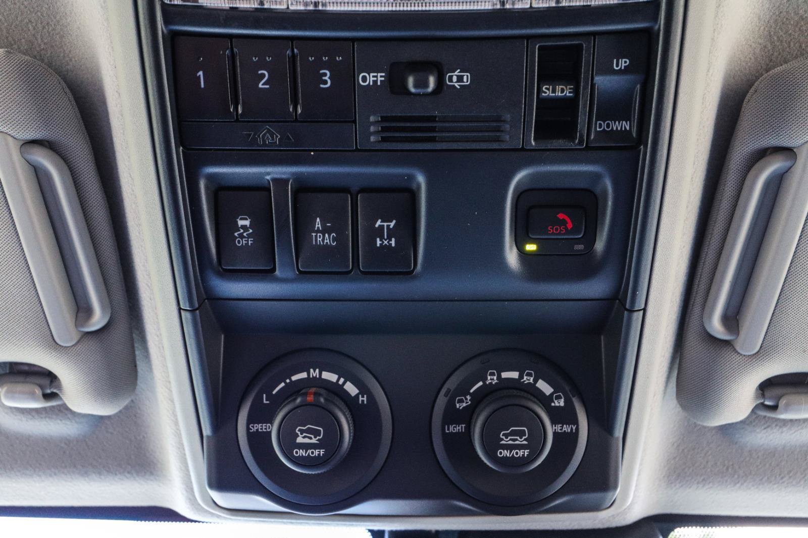 Used 2020 Toyota 4Runner Venture w/ Moonroof Package AWD/4WD image 37