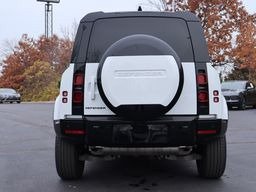 Certified 2024 Land Rover Defender 110 X-Dynamic SE AWD/4WD image 3