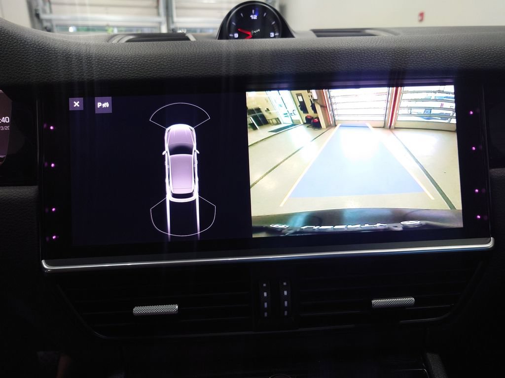 Used 2021 Porsche Cayenne AWD/4WD image 19