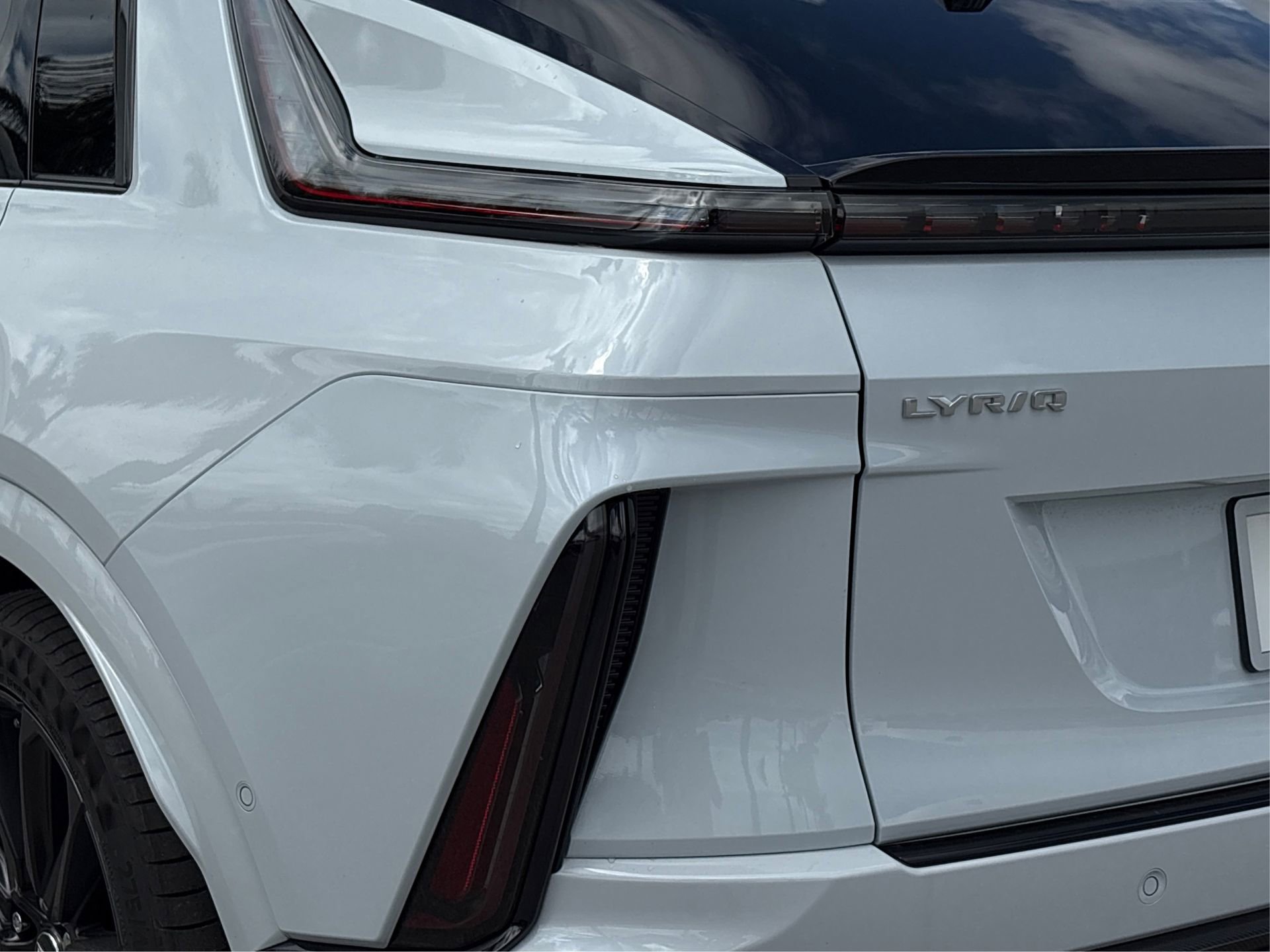New 2026 Cadillac Lyriq V w/ Exterior Carbon Fiber Package image 15