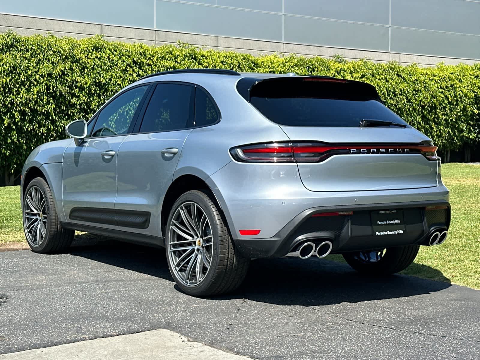 New 2026 Porsche Macan AWD/4WD image 3