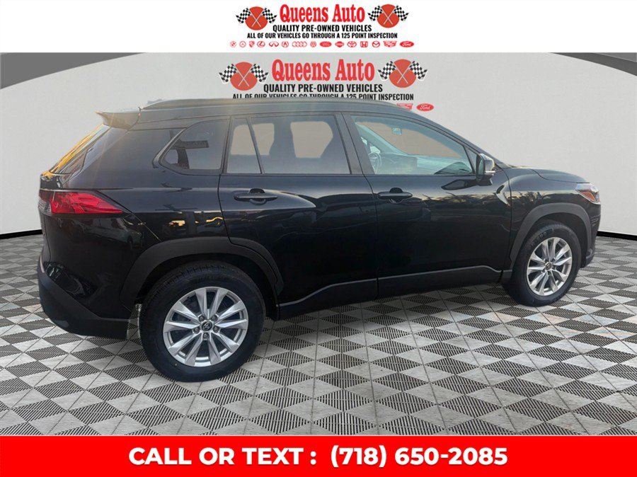 Used 2022 Toyota Corolla Cross LE AWD/4WD image 8