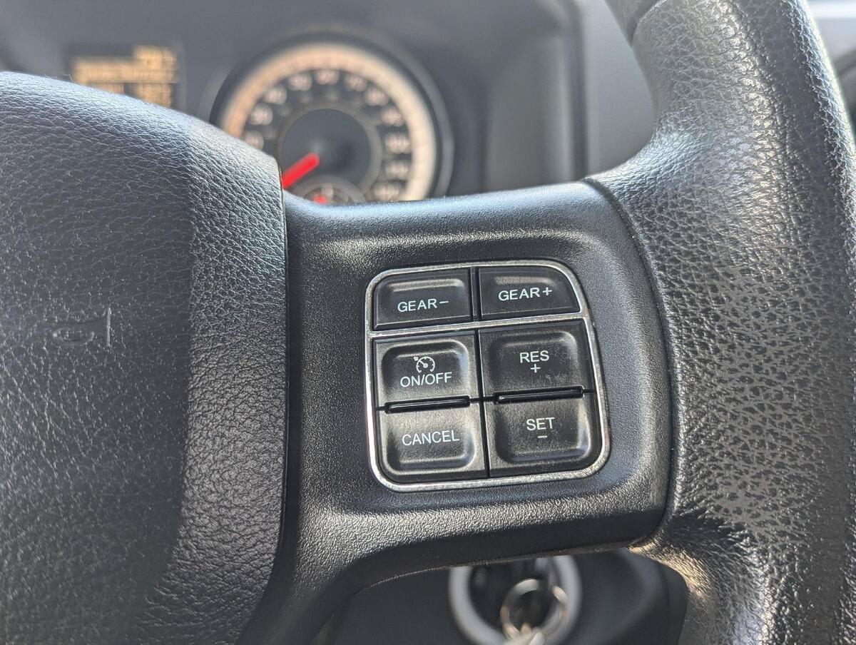 Used 2017 RAM 1500 Express AWD/4WD image 19