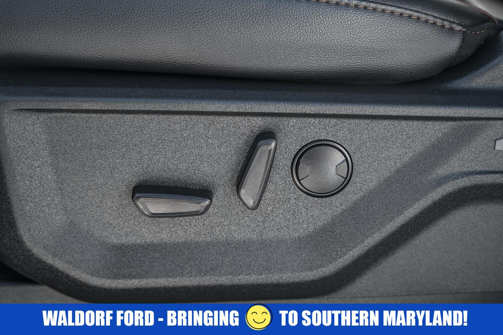 Used 2025 Ford F350 Lariat w/ Chrome Package image 44