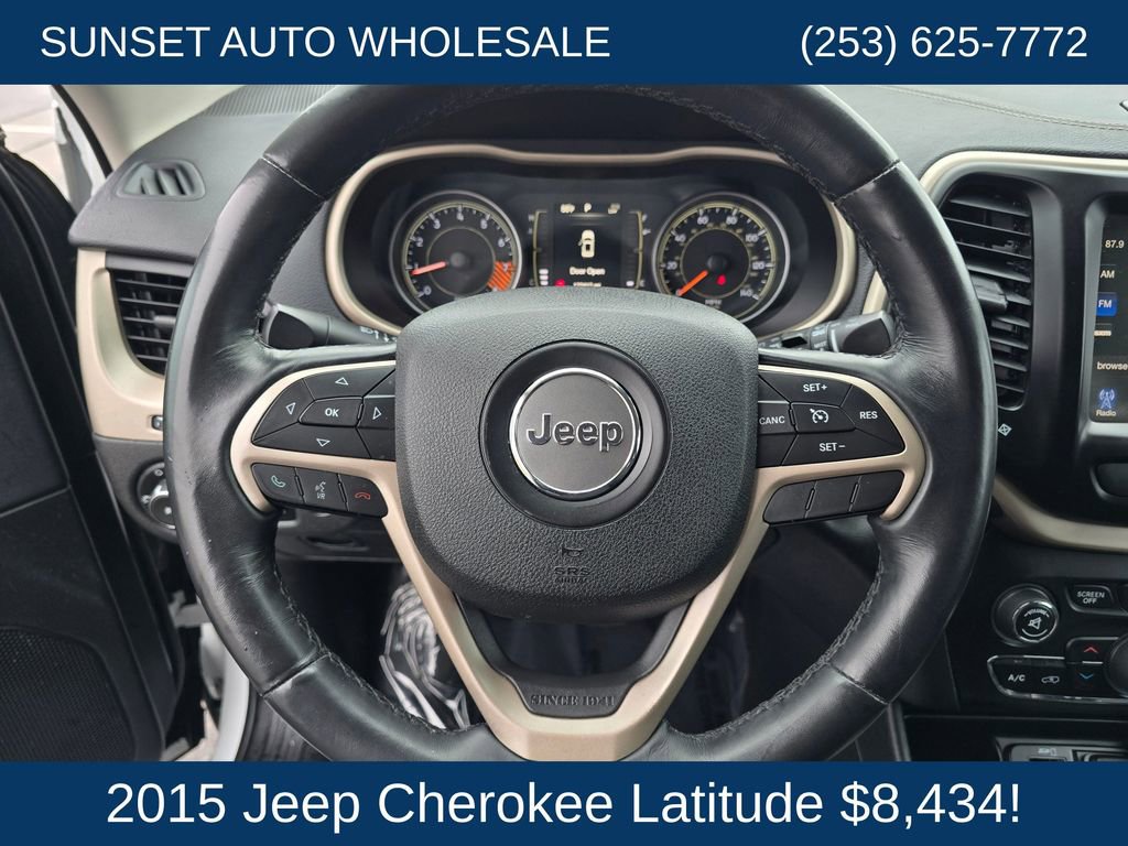 Used 2015 Jeep Cherokee Latitude w/ Comfort/Convenience Group FWD image 25
