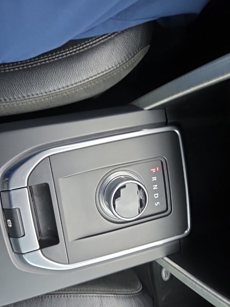 Used 2015 Land Rover Discovery Sport SE AWD/4WD image 19