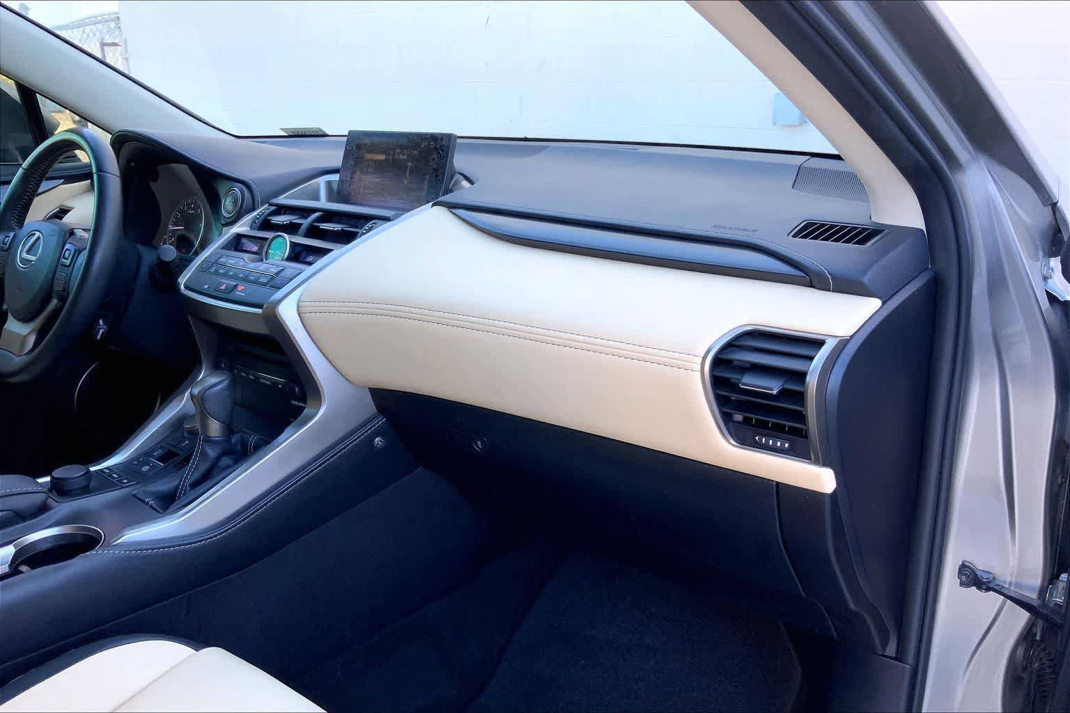 Used 2015 Lexus NX 200t FWD image 24