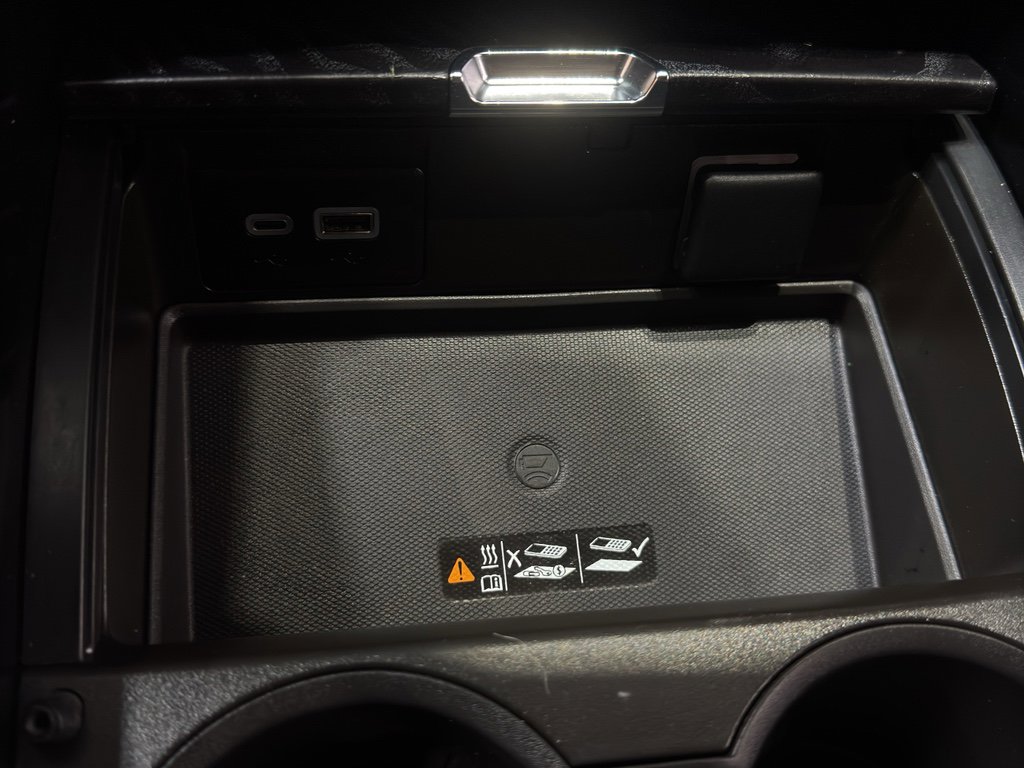 Used 2024 GMC Yukon XL Denali image 33