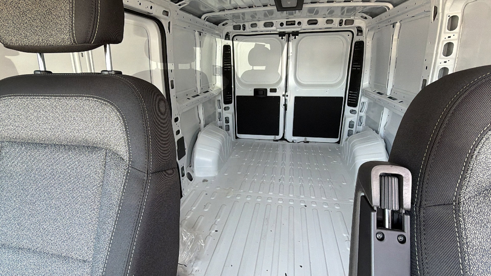 New 2026 RAM ProMaster 2500 w/ Convenience Group image 18