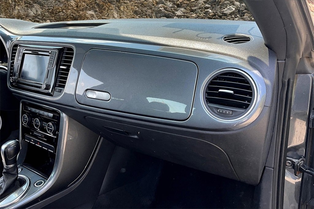 Used 2019 Volkswagen Beetle 2.0T SE image 14