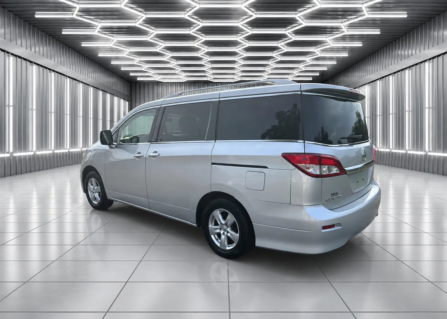 Used 2012 Nissan Quest SV FWD image 5
