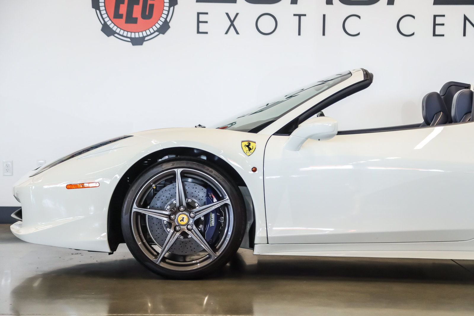 Used 2015 Ferrari 458 Spider RWD image 17