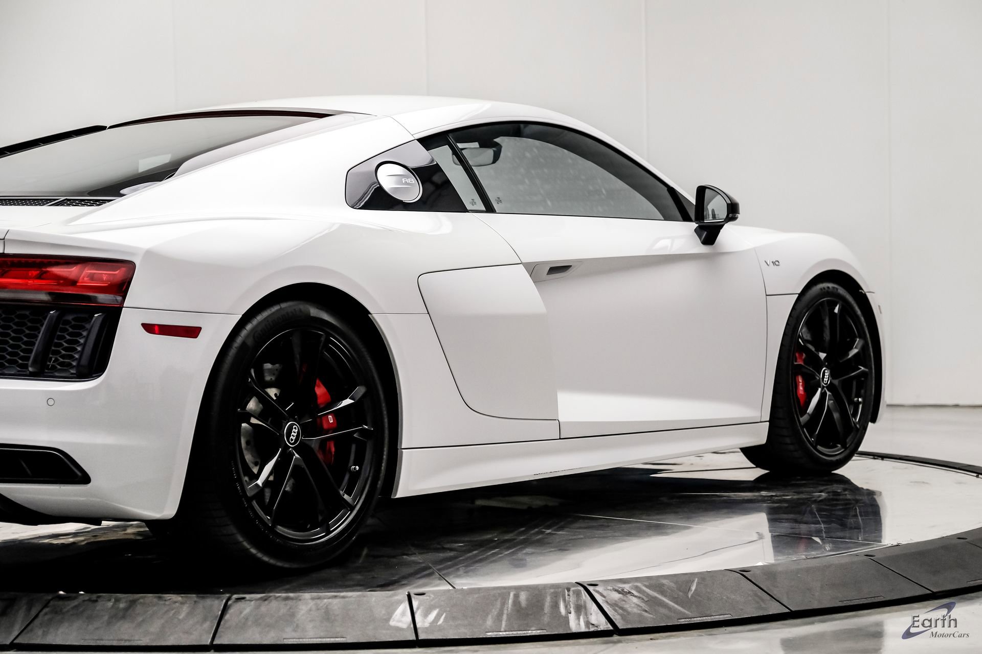 Used 2018 Audi R8 V10 RWD image 24