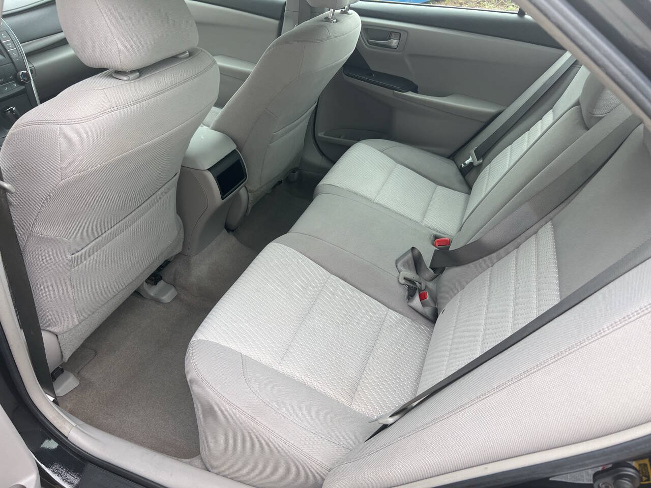 Used 2016 Toyota Camry LE FWD image 6