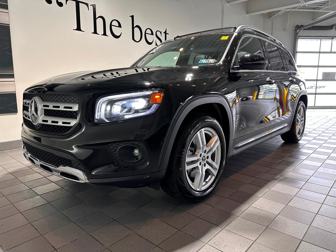 Used 2023 Mercedes-Benz GLB 250 4MATIC image 8