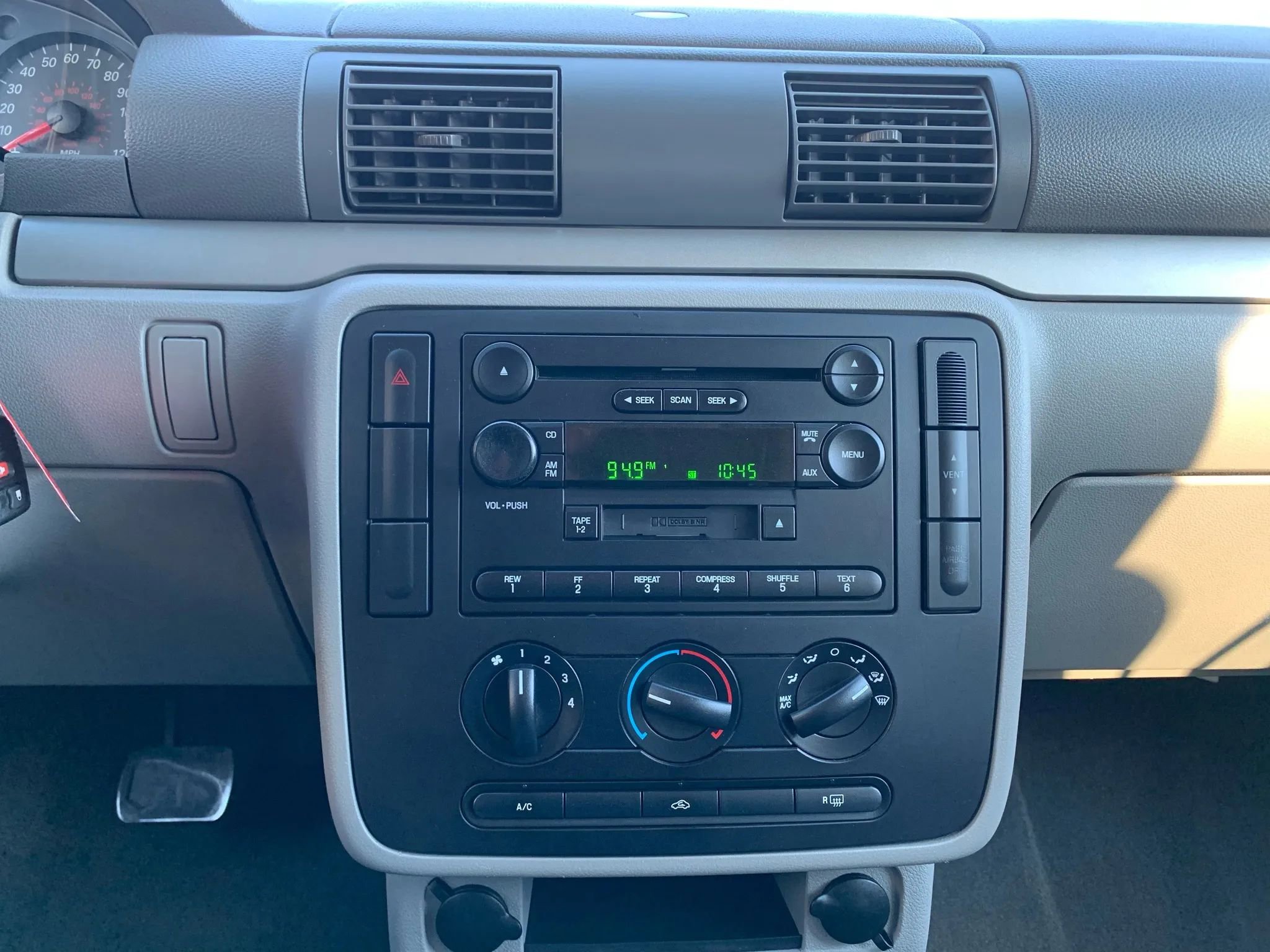 Used 2006 Ford Freestar SE image 14