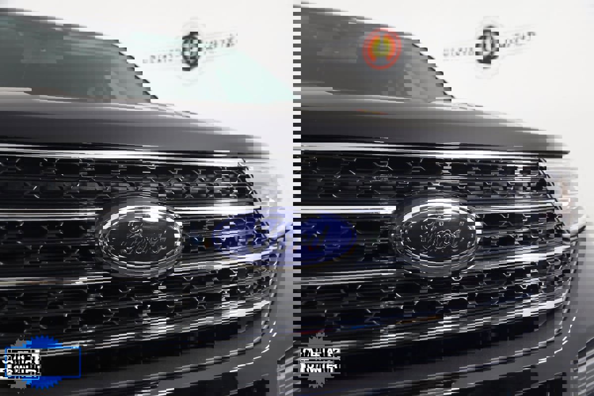 Used 2022 Ford Explorer XLT image 19