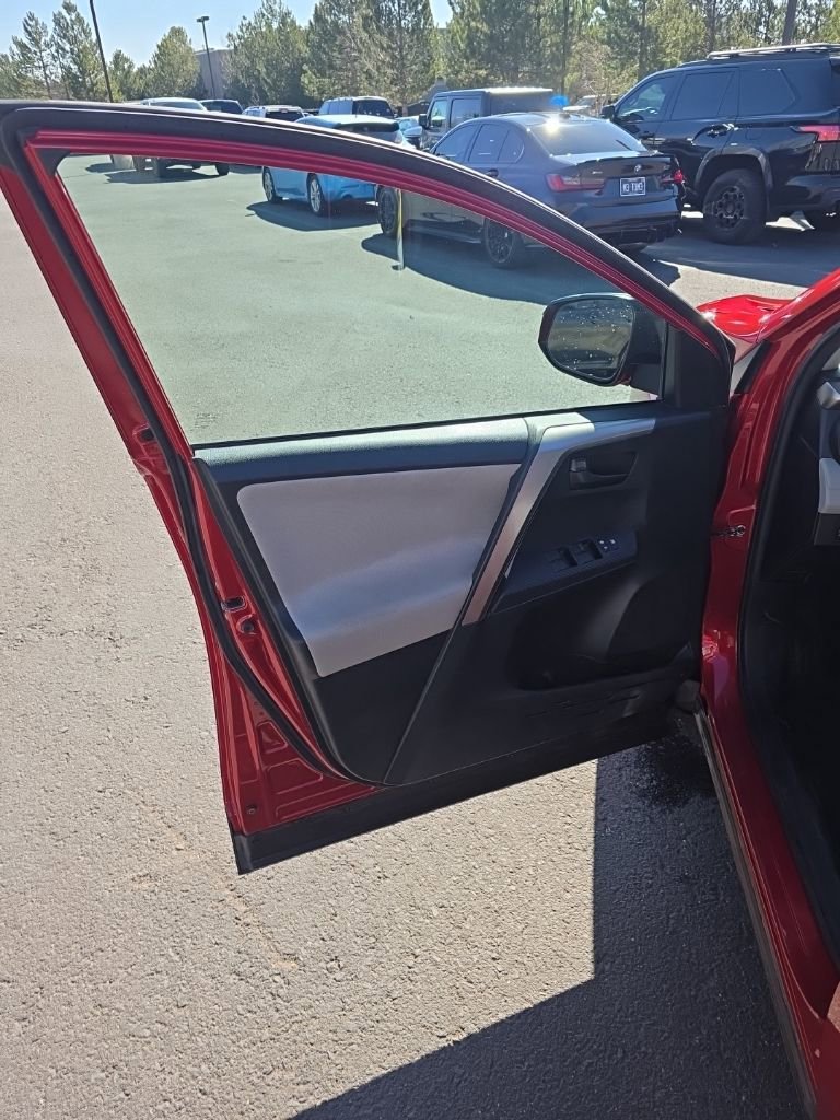 Used 2015 Toyota RAV4 LE w/ Preferred Accessory Package image 14