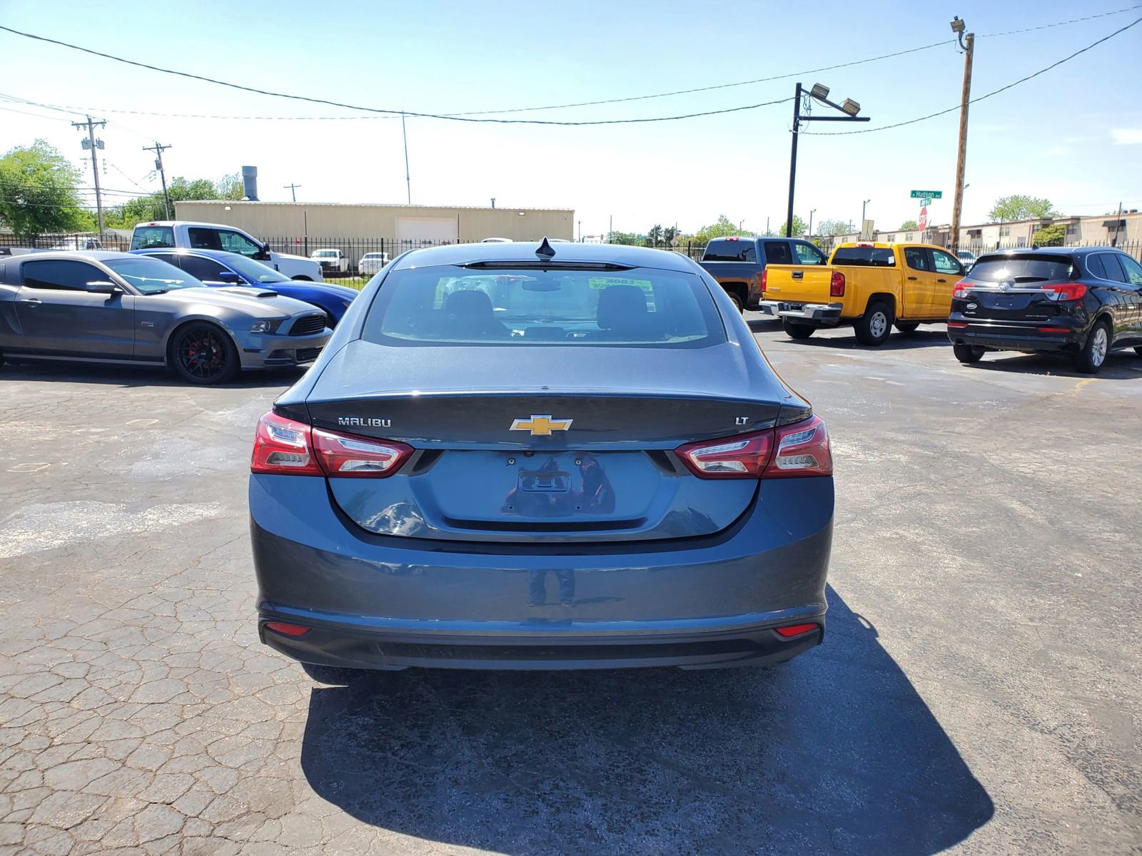 Used 2020 Chevrolet Malibu LT FWD image 25