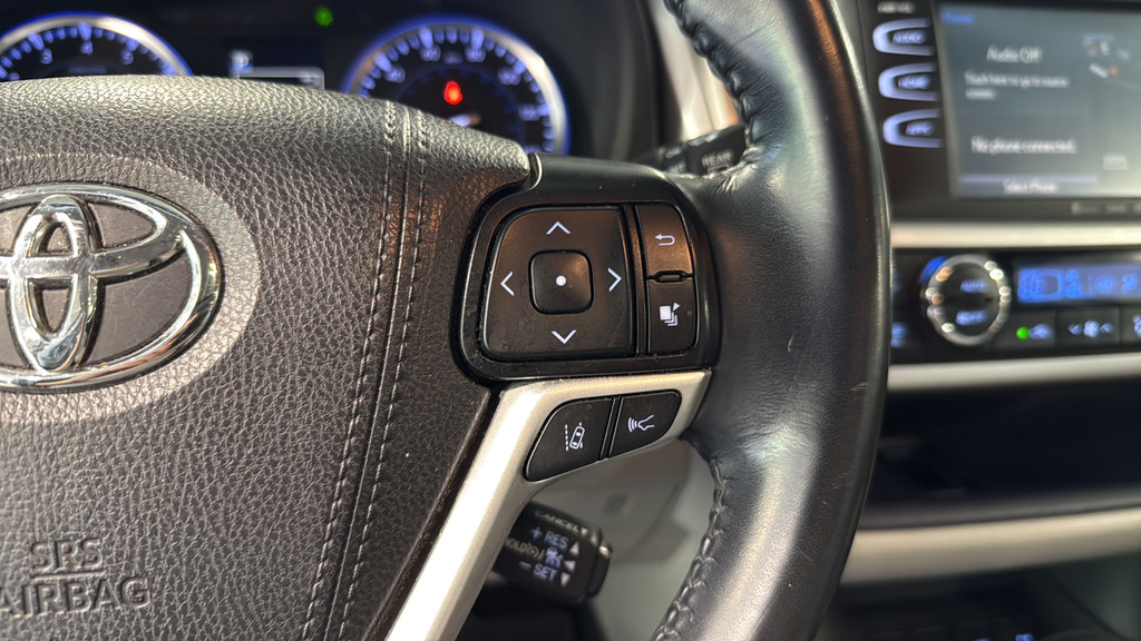Used 2019 Toyota Highlander XLE AWD/4WD image 26