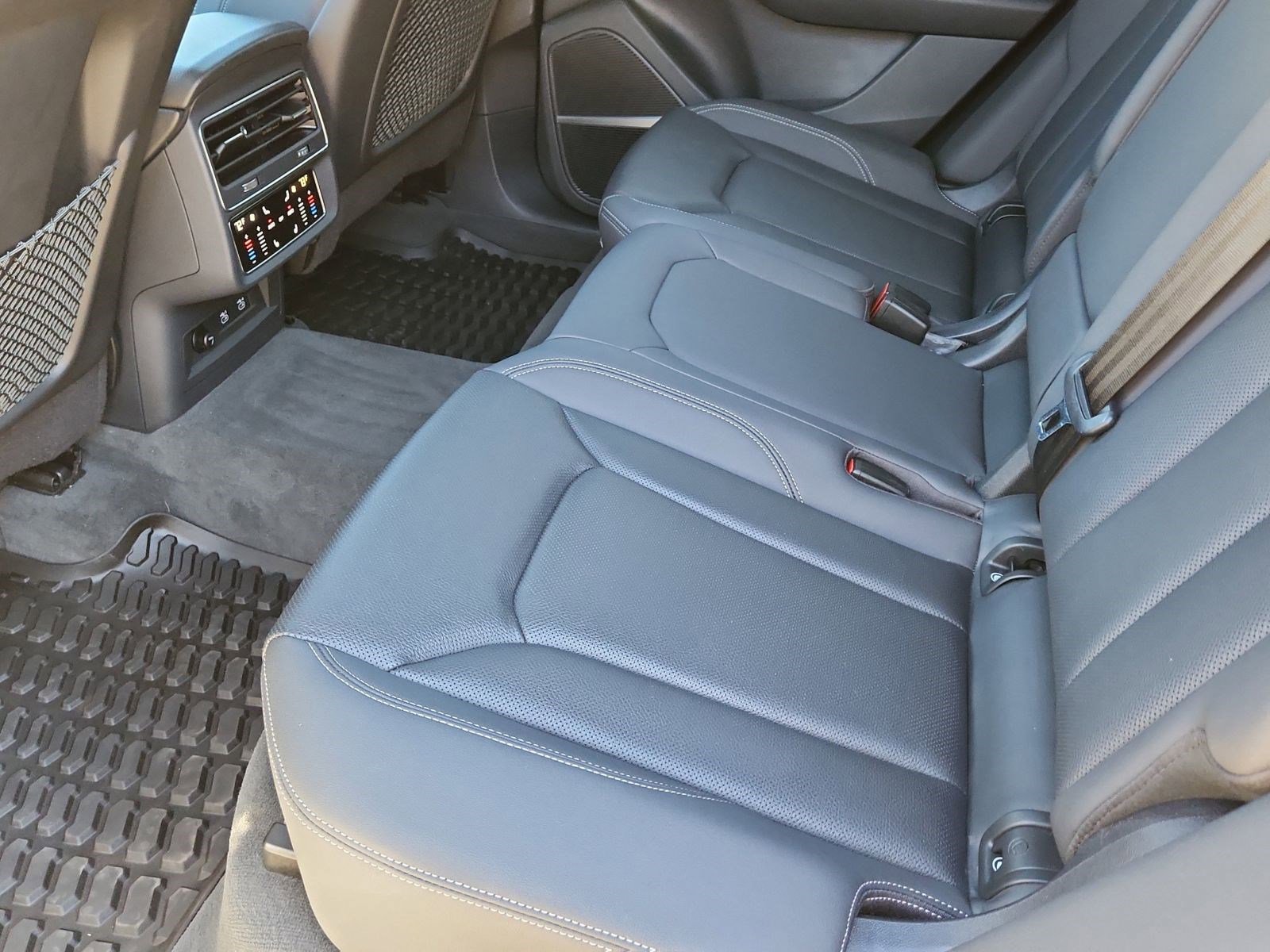 Used 2021 Audi Q8 Premium Plus w/ Premium Plus Package image 12