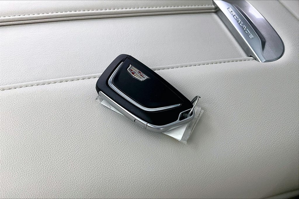 Used 2026 Cadillac Escalade Platinum Sport w/ LPO, Floor Liner Package AWD/4WD image 11