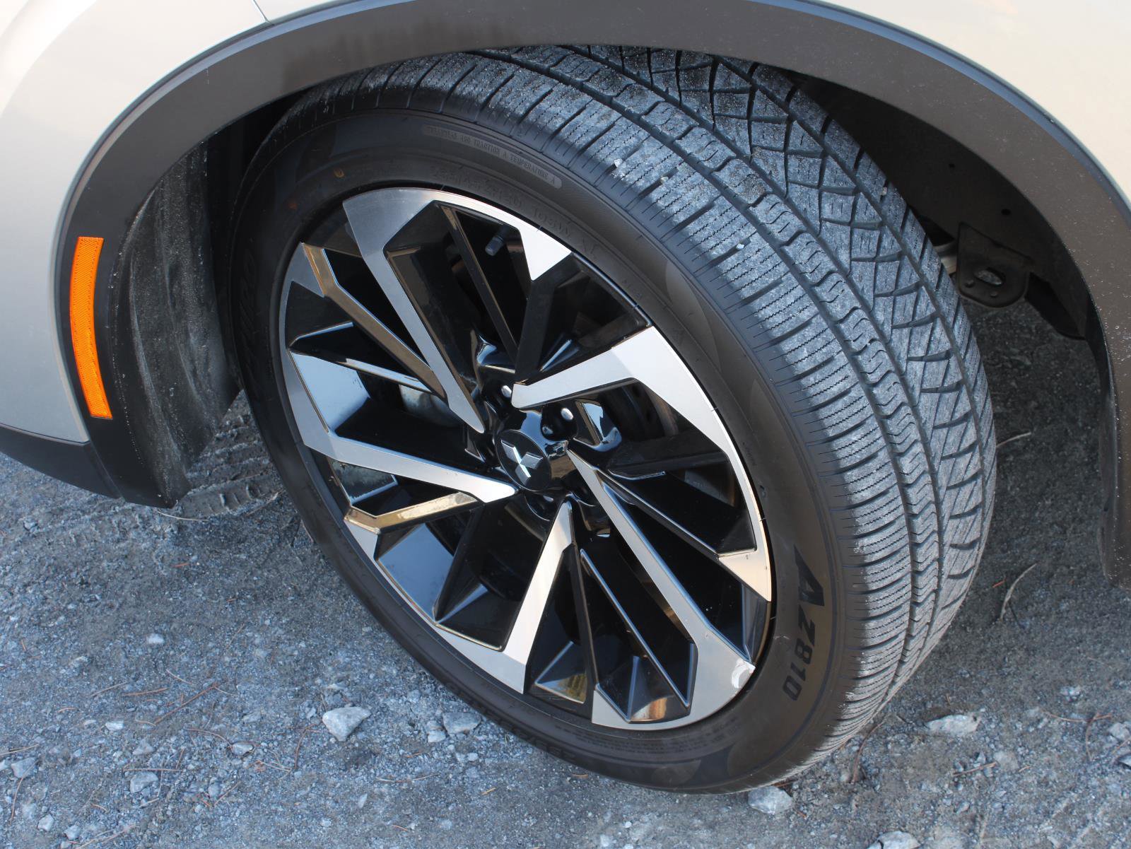 Used 2023 Mitsubishi Outlander SE image 16