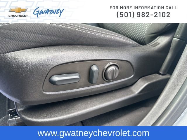 Used 2023 GMC Terrain SLE w/ Driver Convenience Package image 20