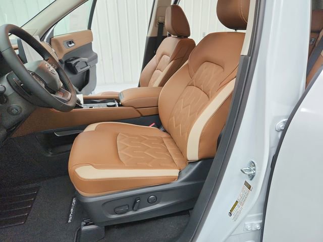 New 2026 Nissan Pathfinder Platinum w/ Cargo Package AWD/4WD image 19