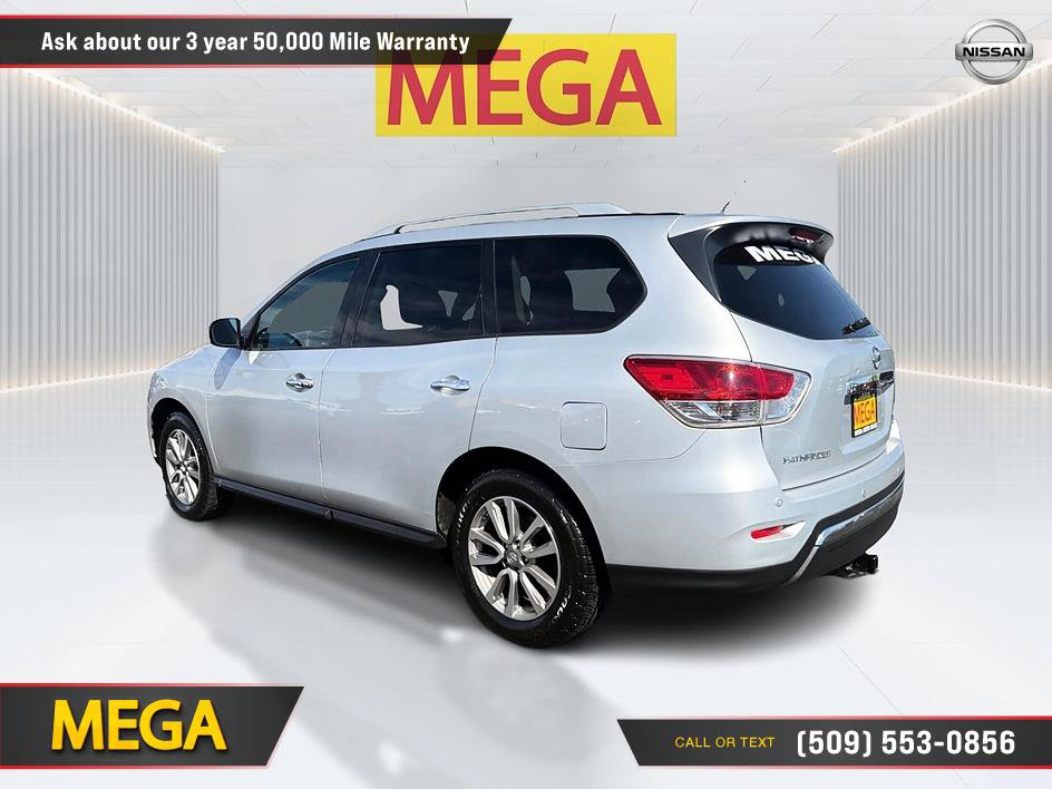 Used 2015 Nissan Pathfinder SV FWD image 9