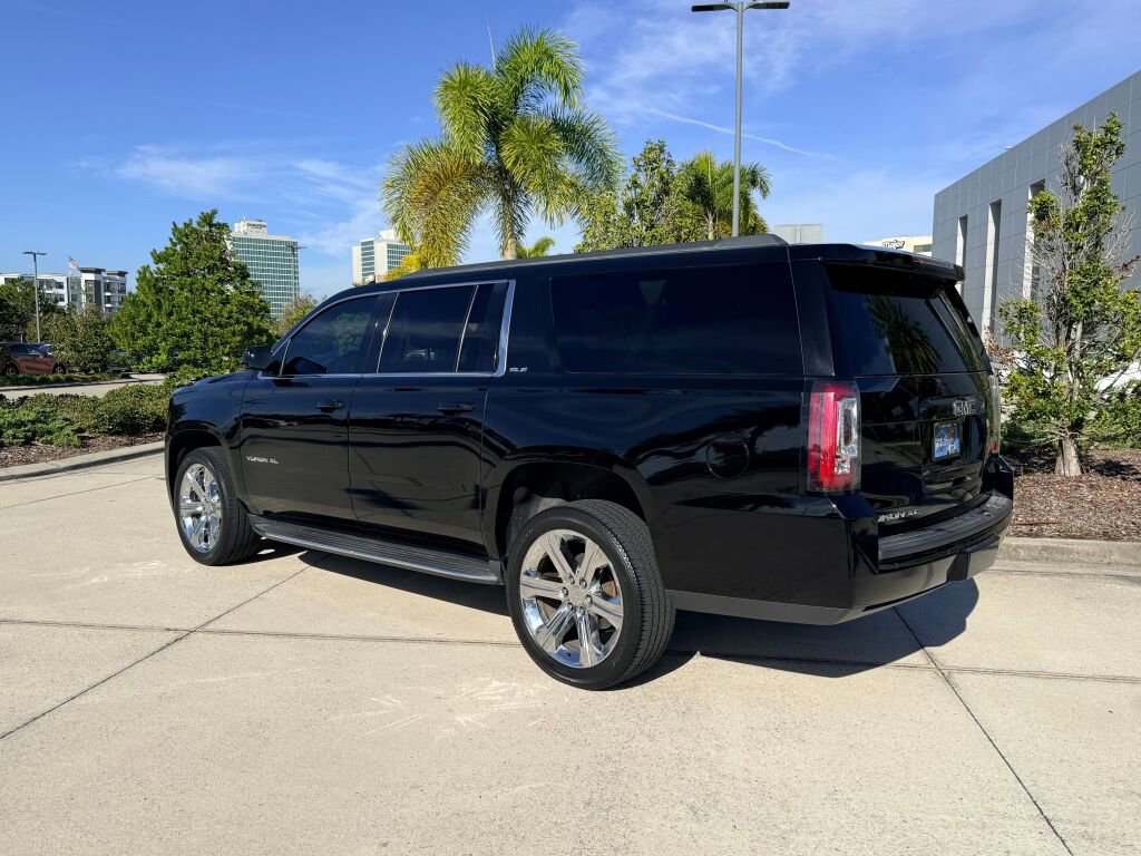 Used 2019 GMC Yukon XL SLE w/ Convenience Package image 2