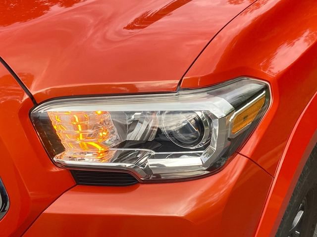 Used 2017 Toyota Tacoma SR5 w/ Tow Package AWD/4WD image 5
