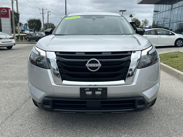 Used 2024 Nissan Pathfinder S image 3