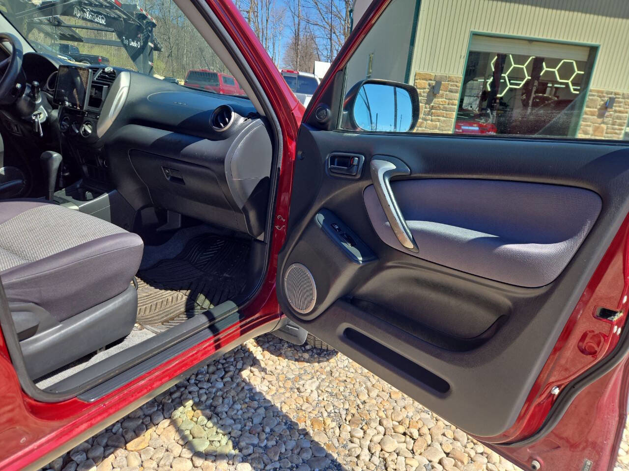 Used 2005 Toyota RAV4 4WD image 28
